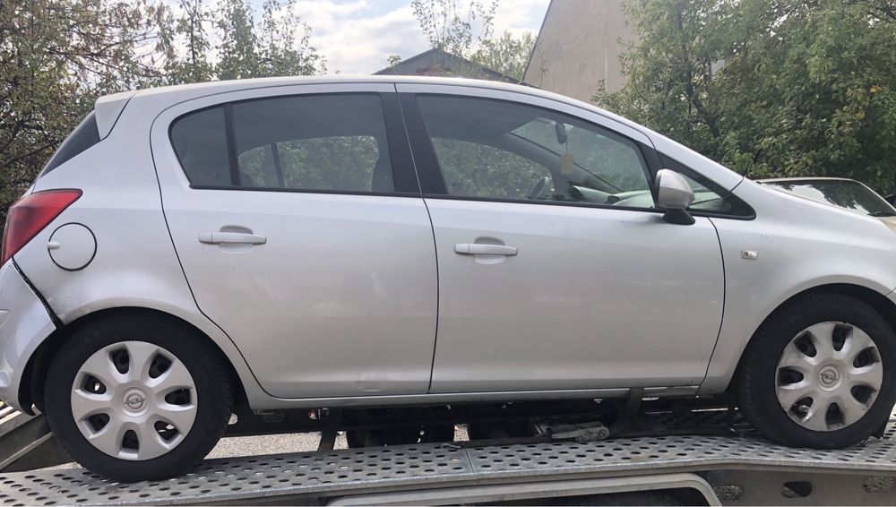 Opel corsa d 1.3 cdti 90 к с на части