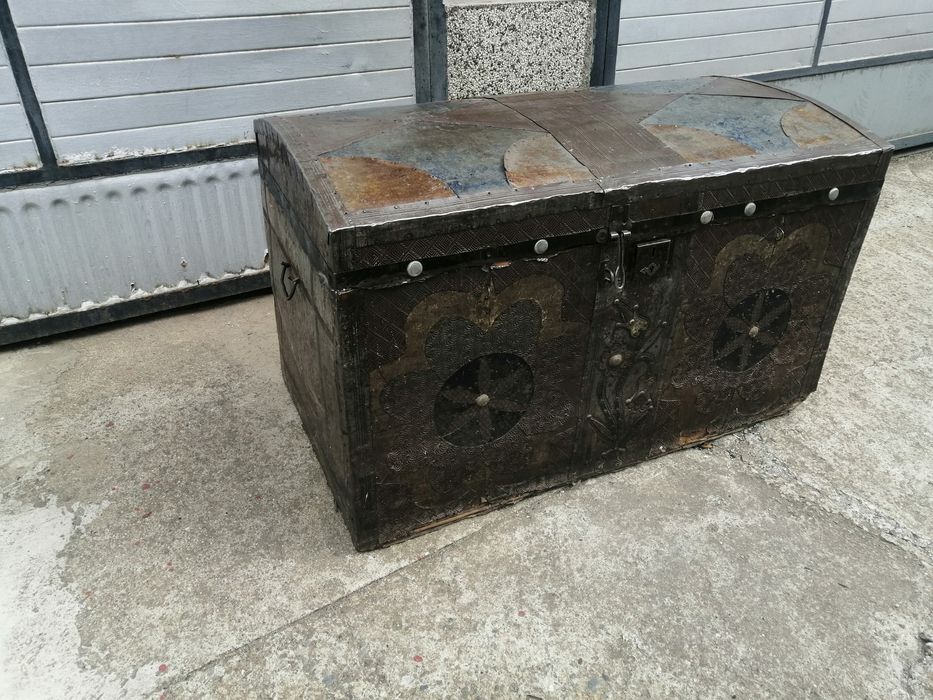 Старинен сандък.
