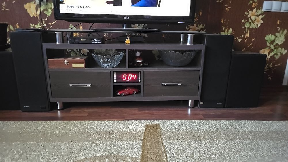 Стеклянный стол тумба под телевизор