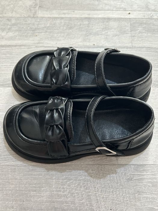 Продам детские туфли