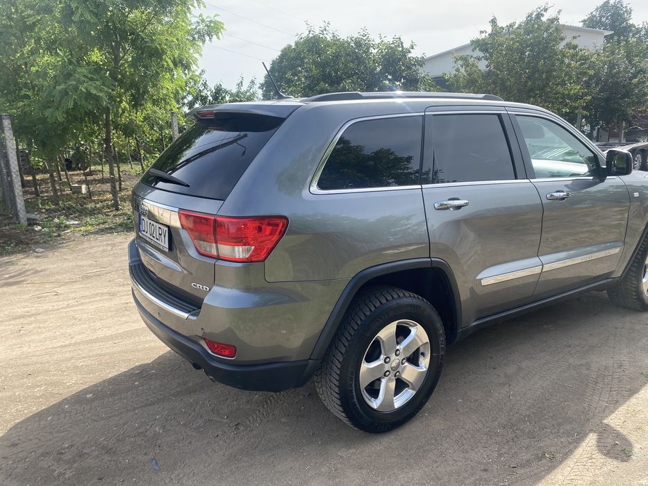 Vand sau schimb Jeep grand cherokee