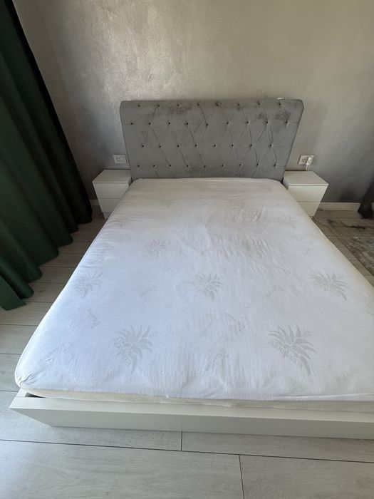 Vand pat 160/200 cu saltea inclusa si 2 noptiere