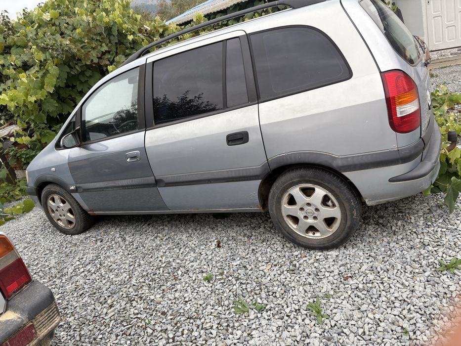 Vănd opel zafira