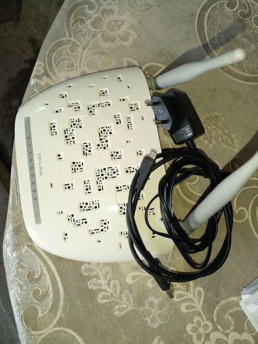 Продаётся роутер dsl в отличном состоянии