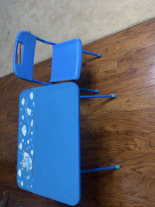 Детский стол и стул