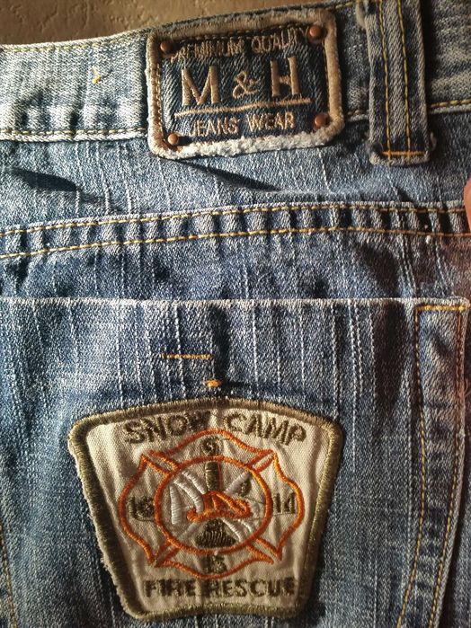 Дънки с уникални мотиви нови