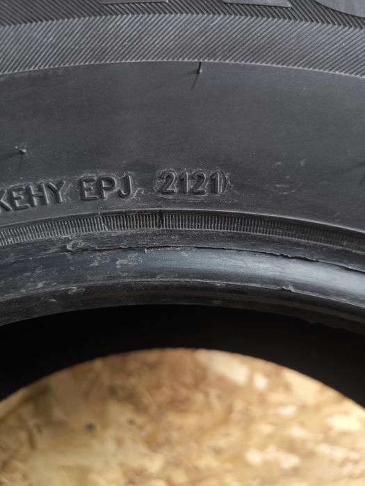 Продам зимние шипованые  шины R17.