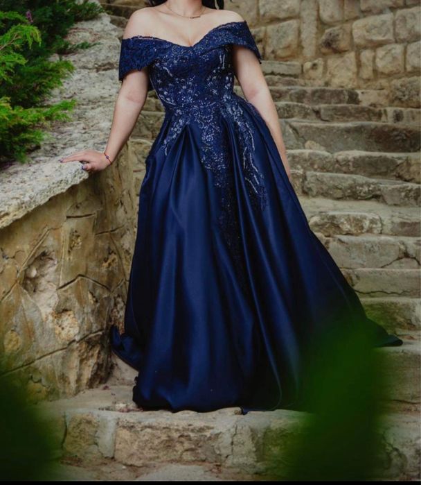 Рокля за бал във Варна