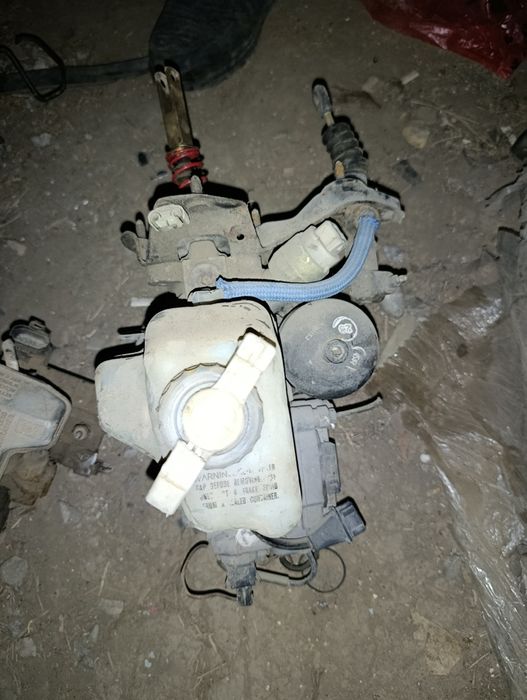 тормозной цилиндр и блок АБС пассат, гольф