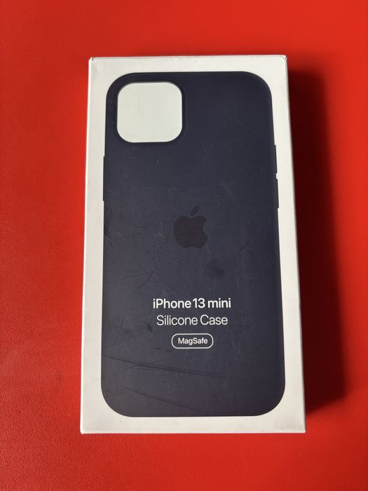 Vând husă iPhone 13 mini - produs original NOU