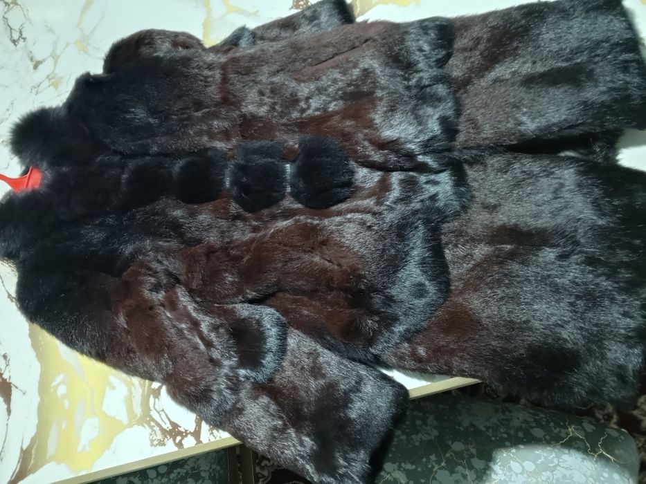 Шуба сотилади холати яхши