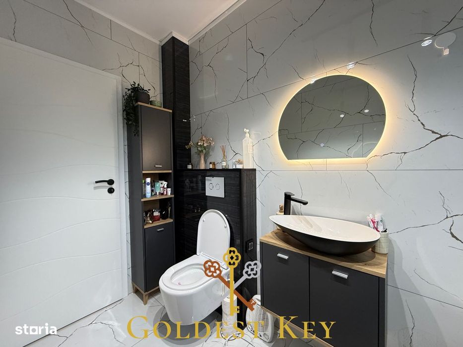 Apartament generos cu 2 camere, balcon, debara si parcare