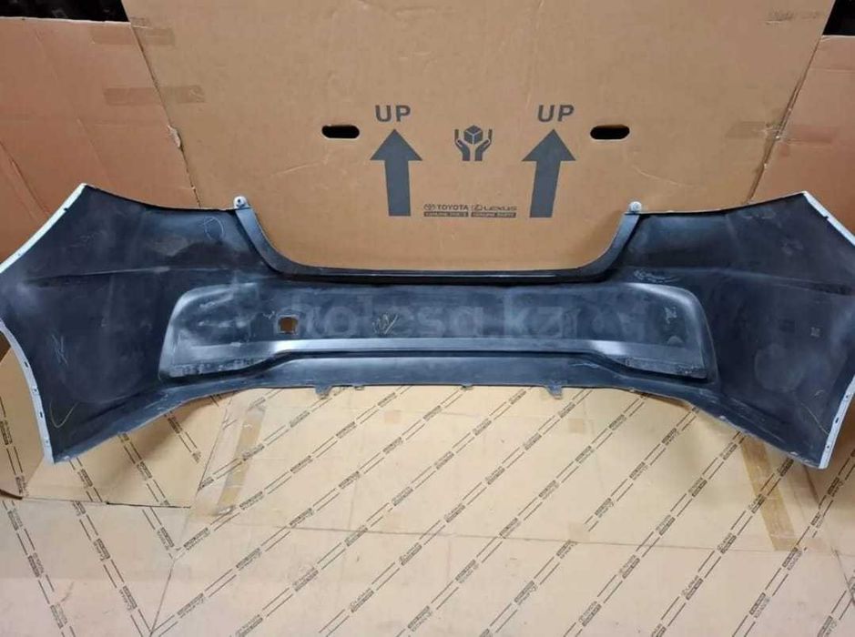 Бампер задний б у в оригинале на Toyota Corolla E210