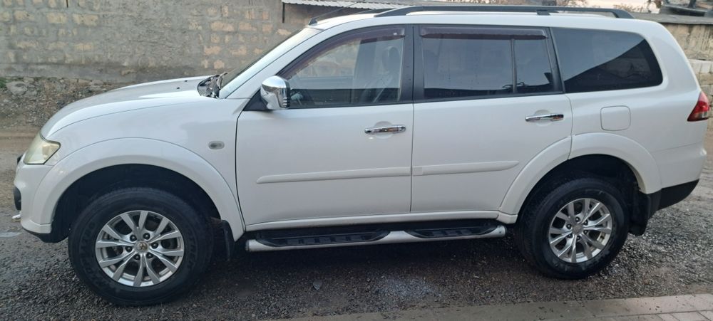 Продам митсубиси паджеро спорт