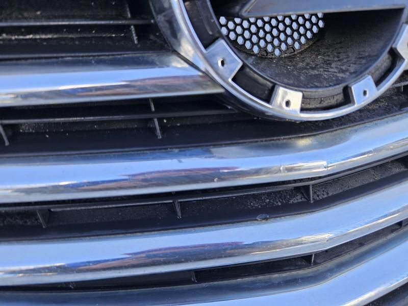 Grila radiator mici defecte Opel Insignia A