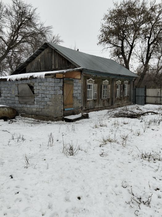 Продам дом с. Новопокровке  есть вложения