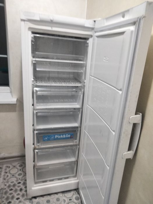 Морозильник б/у.
