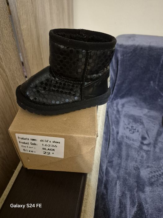 Incaltaminte tip ugg