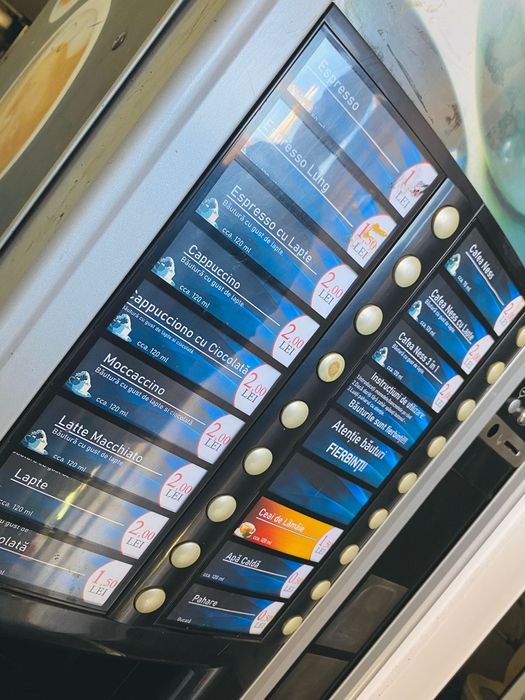 Vând automate cafea Astro necta în stare perfectă de funcționare.