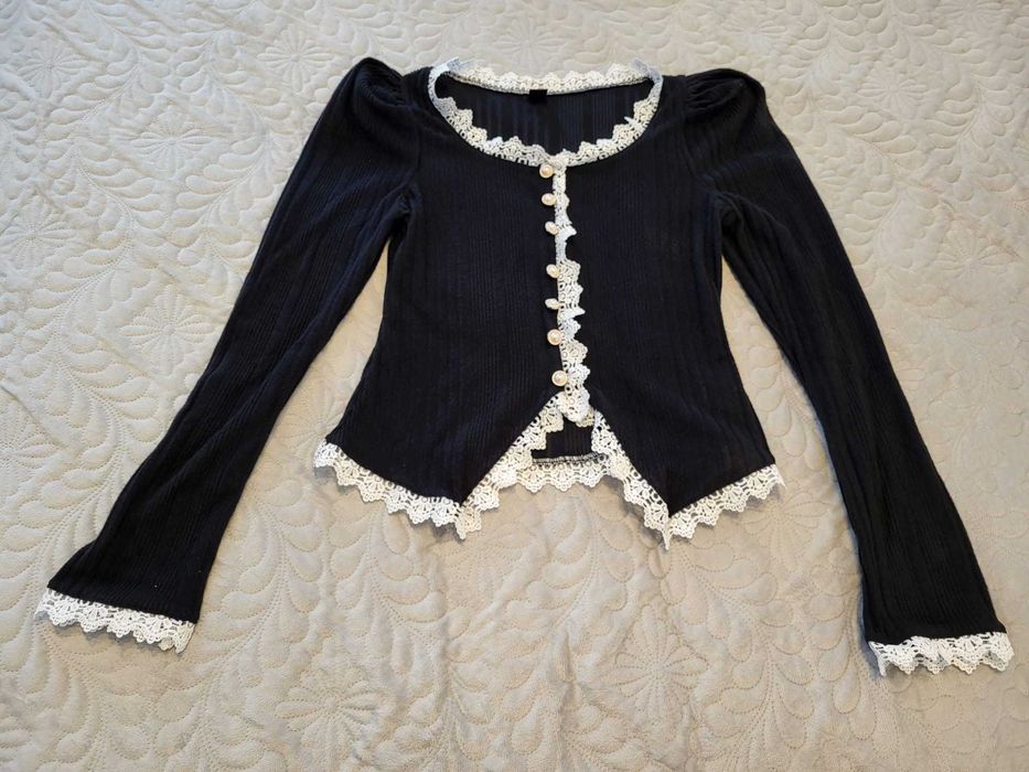 Bluza noua eleganta model deosebit cu dantela marimea 38