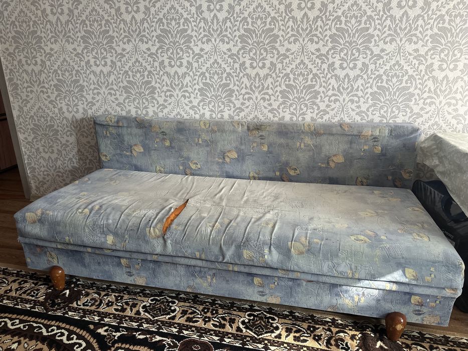 Продам Диван б/у