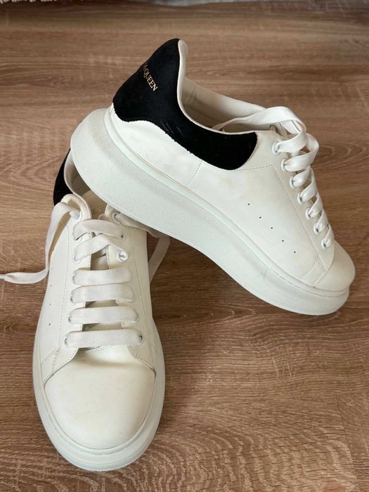 Продавам маратонки Alexander McQueen Oversized Sneakers, номер 46.