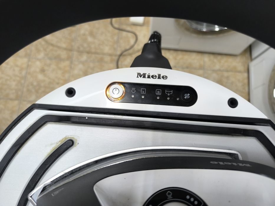 Гладачна маса с парогенератор Miele B 2847