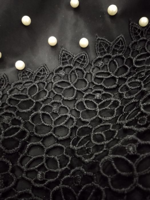 Вечернее черное платье.