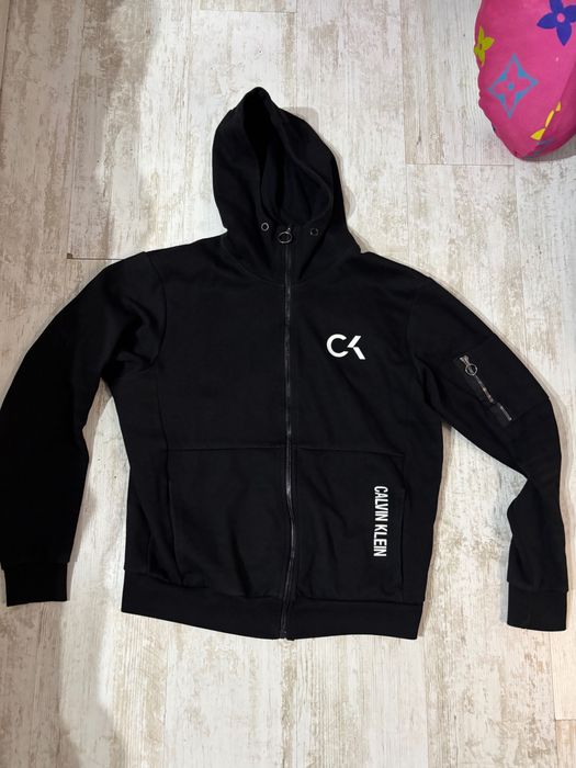 Горница Calvin Klein