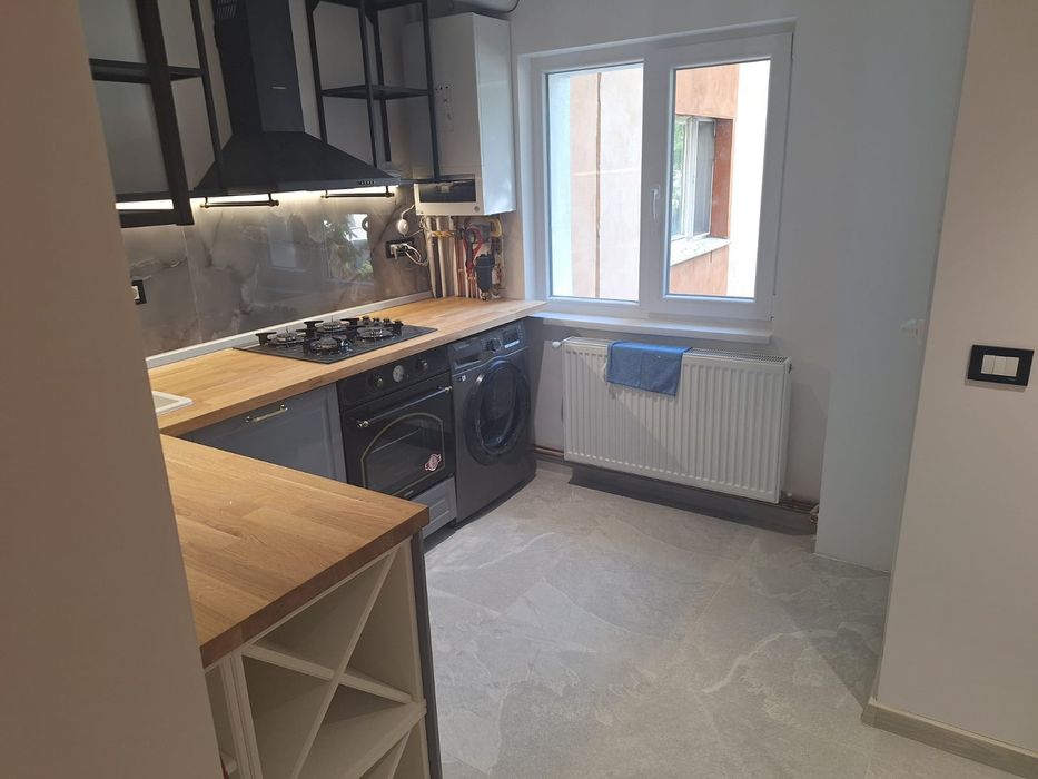 Inchiriez garsoniera 1 mai Ciuperca