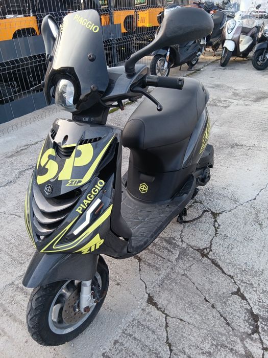 Скутер Piaggio Zip 50