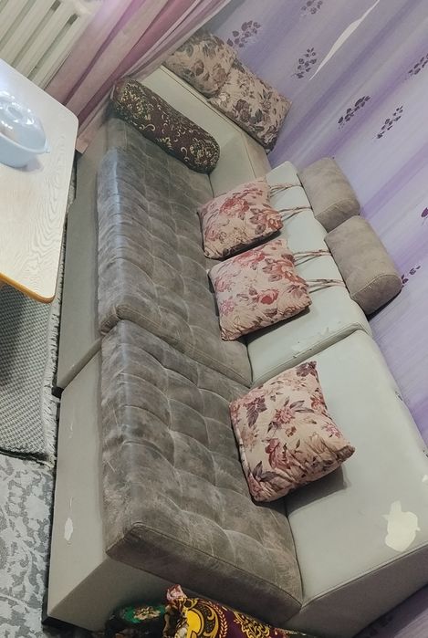 Уголок мебель хорошим состояние пользовались окуратно