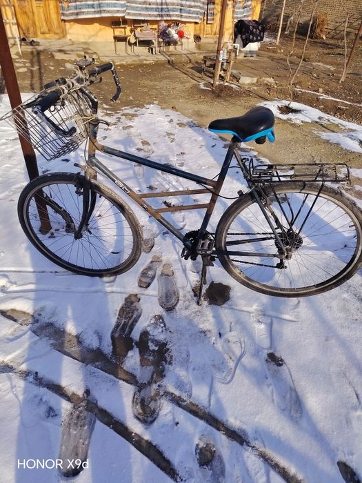 Germaniskiy velosiped sotiladi. Holati o'rtacha.