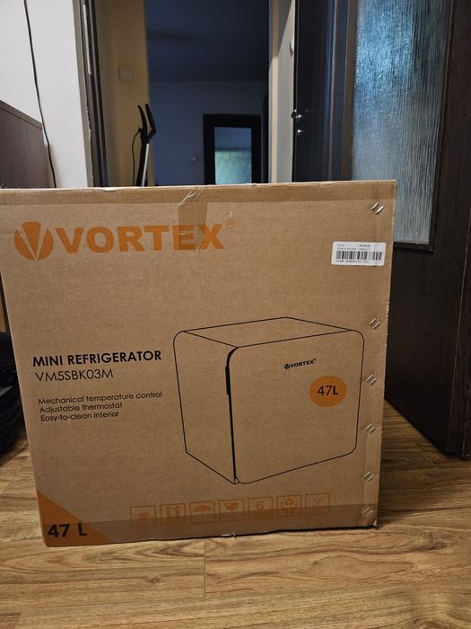 Mini Frigider Vortex, 47L, Negru
