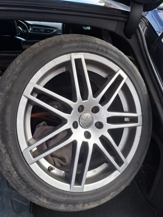 Vând jante Audi r18,r19