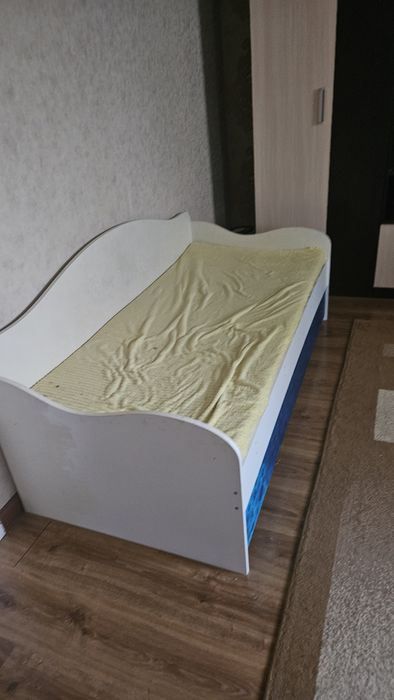 Продам кровать детскую
