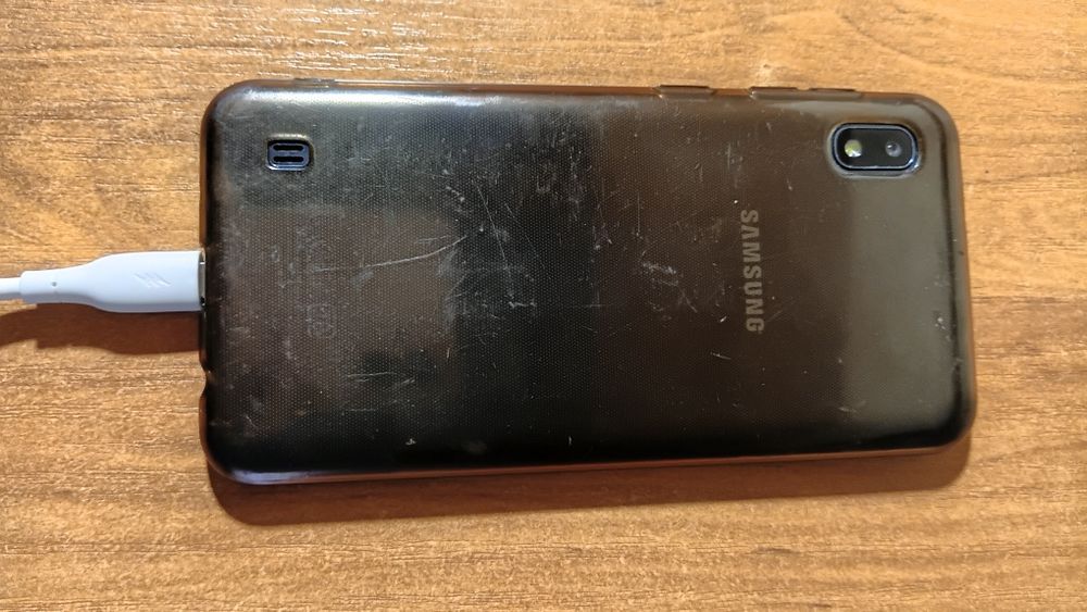 Продам samsung galaxy A10 на запчасти