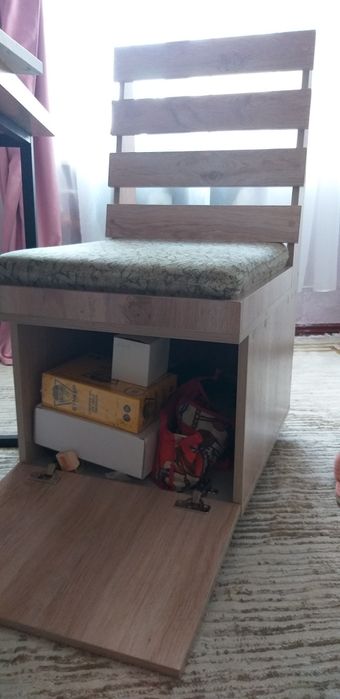 Продам диван и два кресла.