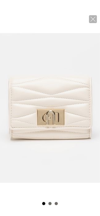 Портфейл на Furla
