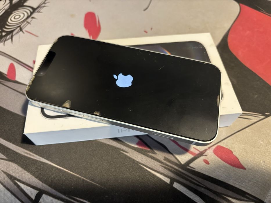 продам iPhone 16e, 128, White в полном комплекте