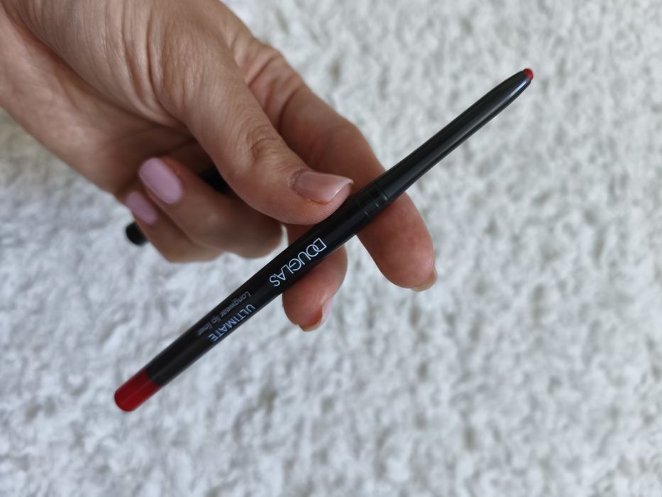 Червено червило + молив Douglas