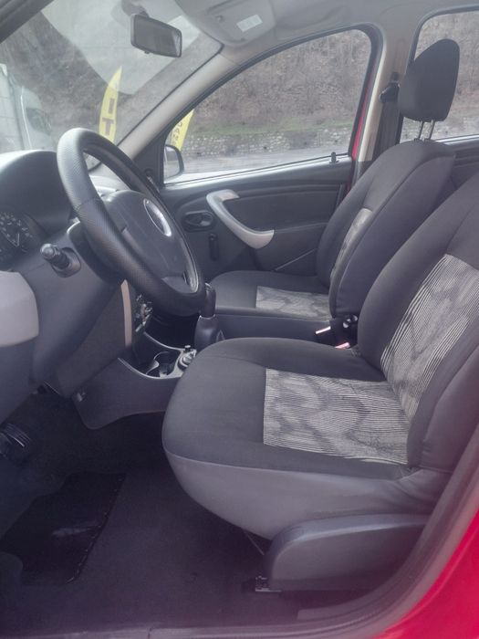 Vand dacia Sandero  1,4 mpi (benzina) an 2010 km 159600 reali !