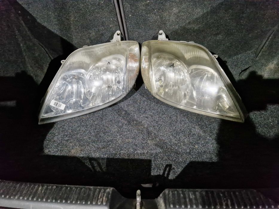 Фарове за Тойота Корола комби е12