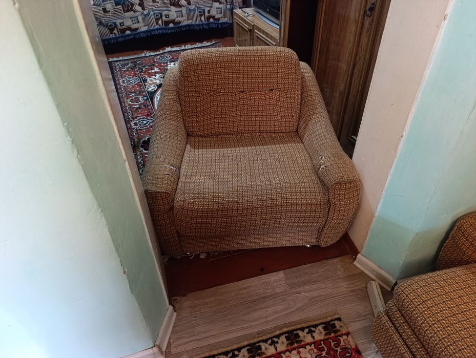 Диван и 2 кресла б/у Чехословакия