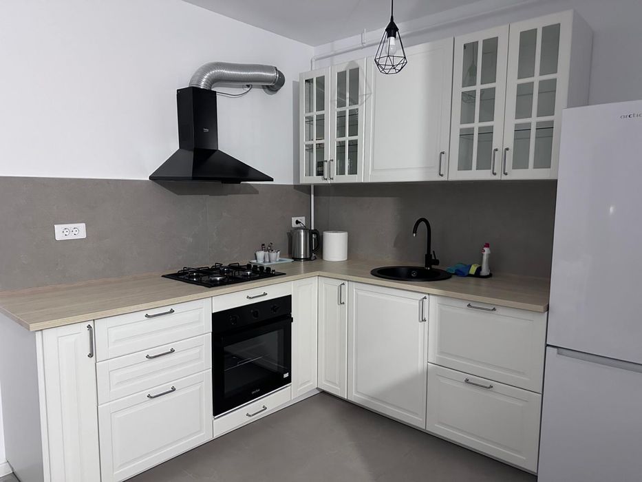 Inchiriez apartament