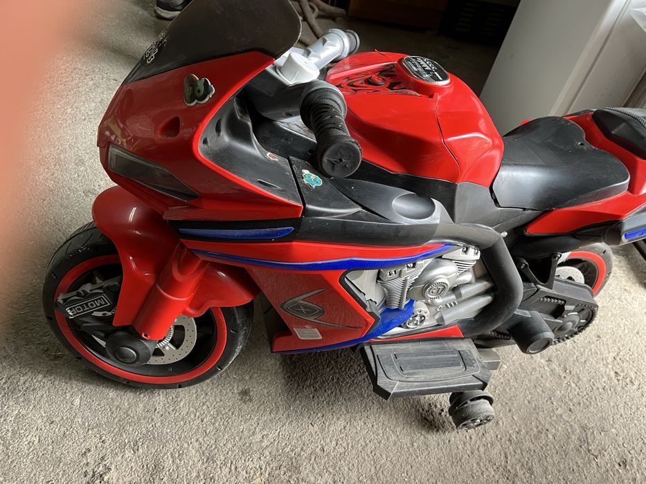 Мотор с акумолаторна батерия