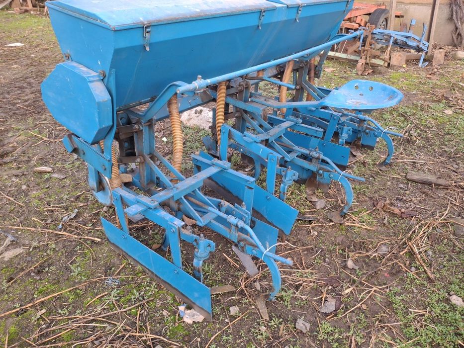 Prasitoare porumb pe 3 rânduri