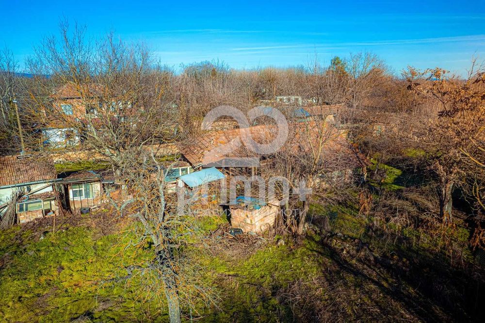 Къща с голям парцел в с. Русаля