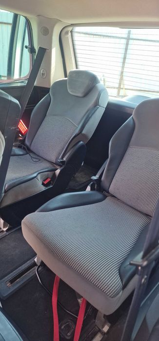 Peugeot 807 diesel 7 locuri cutie automata.