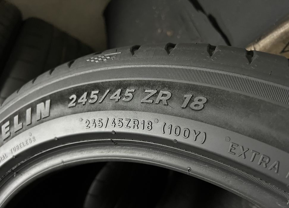 245/45/18 MICHELIN